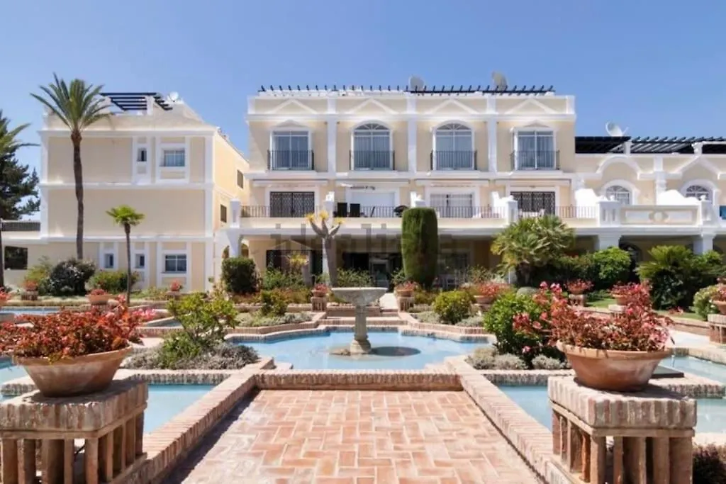 Apartment Stunning & Ultra Central 3 Bed, Walk Everywhere! Marbella Spain