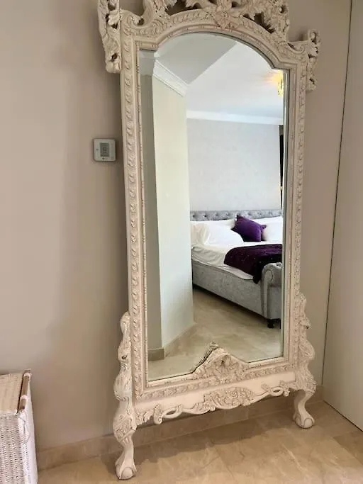 Stunning & Ultra Central 3 Bed, Walk Everywhere! Marbella 0*,