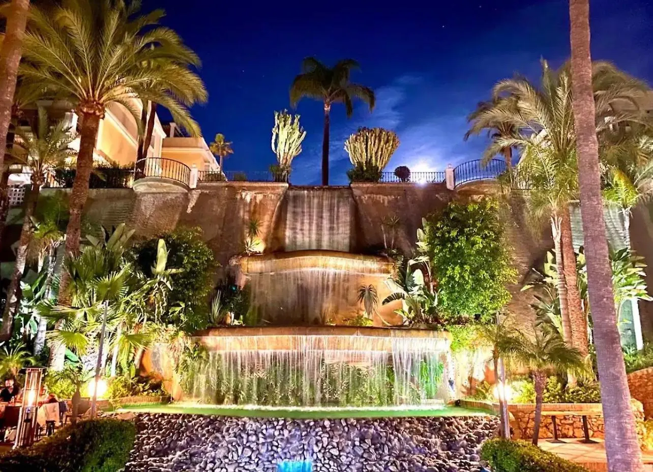 Apartment Stunning & Ultra Central 3 Bed, Walk Everywhere! Marbella